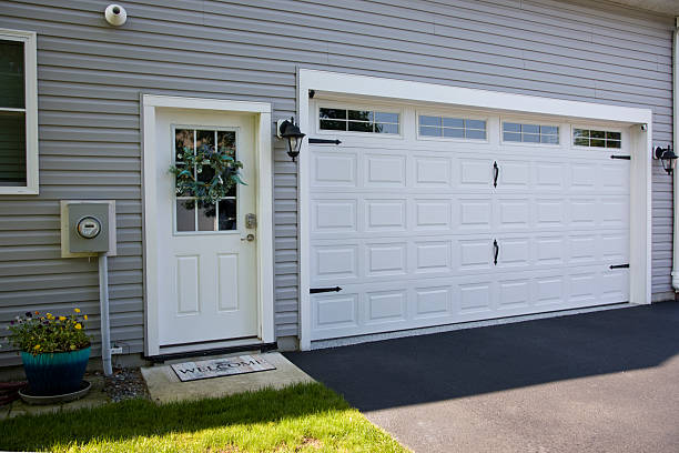 24/7 Emergency Garage Door Panel Replacement experts in Media, PA